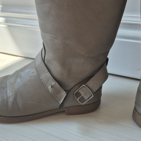 OshKosh B'gosh Gray Kids Boots - Picture 7 of 9